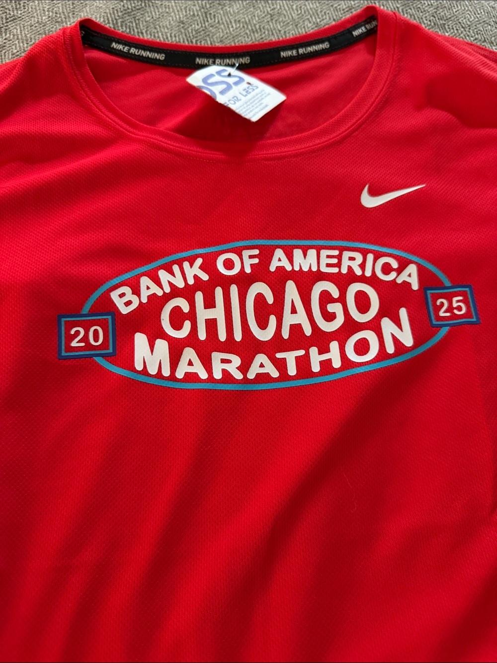 Nike Red Bank of America 2025 Chicago Marathon Performance Tee with Logos